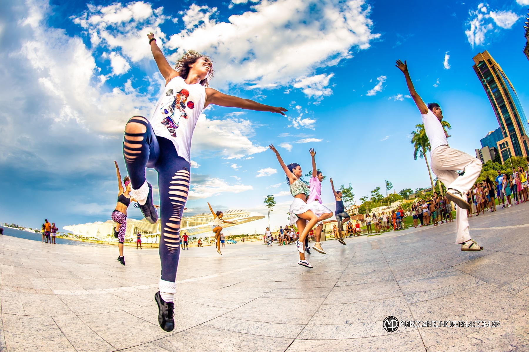 Flashmob da Cia Area de Dana no Museu do Amanh