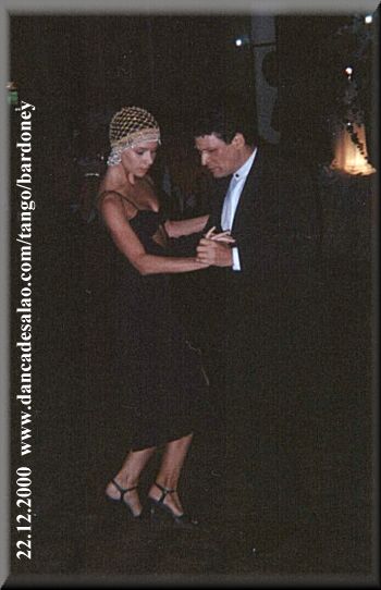 O baile contou com a apresentao de tango de salo de Paulo Arajo e Laure, e apresentao de samba de gafieira com chorinho por Valdeci e Cristina Ramos. O danarino de tango Junior, radicado na Argentina, esteve presente.